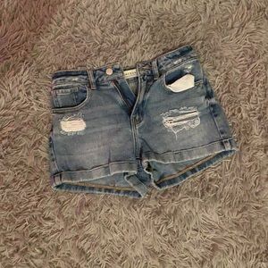Pacsun Slightly Ripped Mom Shorts. Size 23.